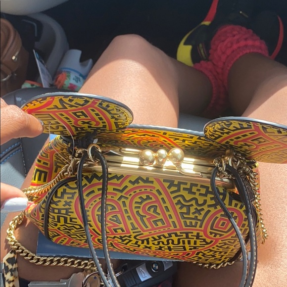 Coach x Keith Haring Disney collection kisslockBag - Picture 4 of 4